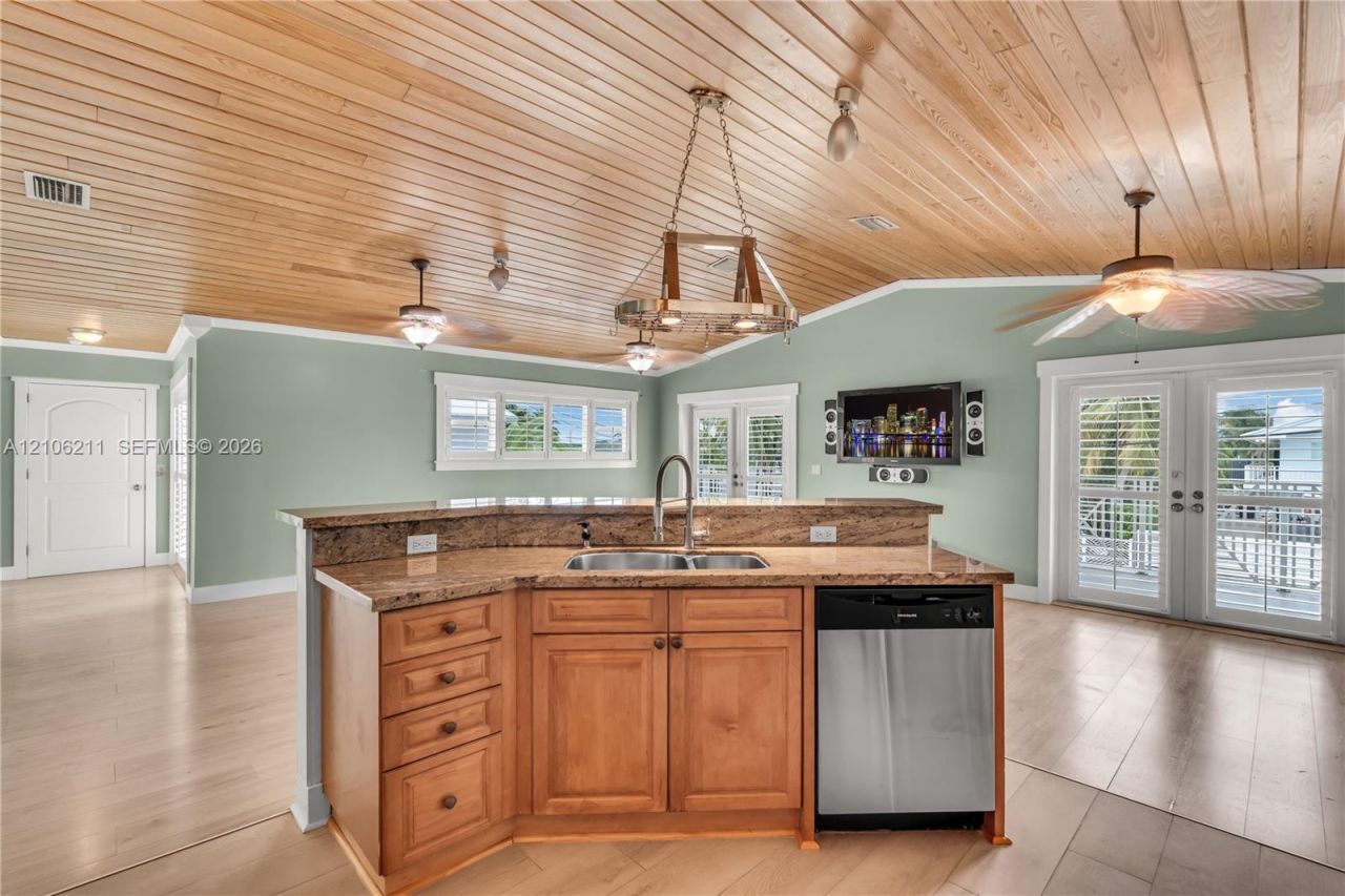 147 S Ocean Shores Dr , Key Largo, FL 33037 Photo