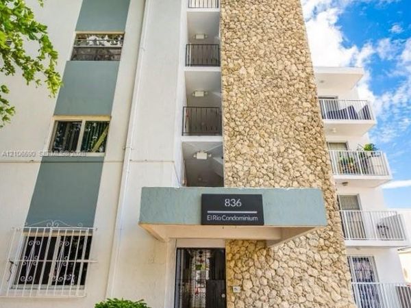 836 SW 1st St , Unit 403, Miami, FL 33130