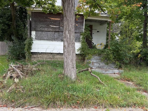 2110 Adams Avenue , Flint, Mi 48505