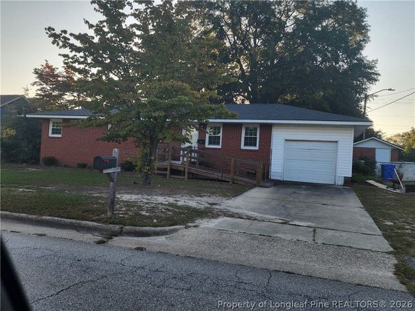 2005 CAMDEN Road, Fayetteville, NC 28306