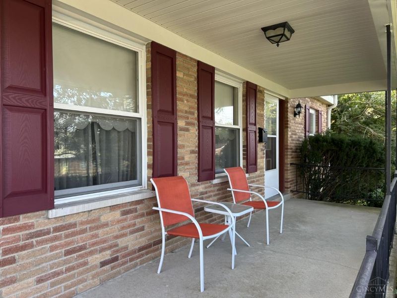 5497 Belcross Court, Green Township, OH 45238 Photo 2
