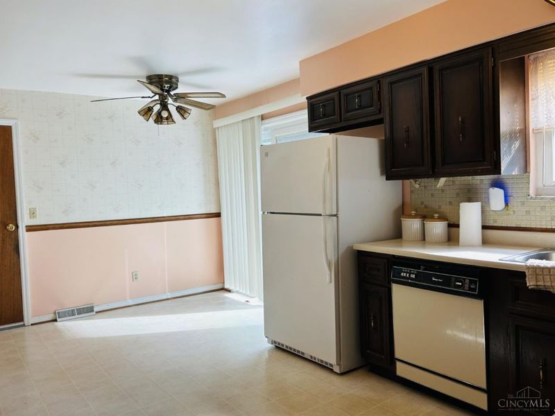 5497 Belcross Court, Green Township, OH 45238 Photo 6