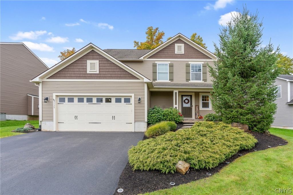 3135 Samantha Drive , Baldwinsville, NY 13027 Main Photo