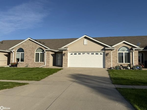 630 Fairway Circle, Garner, IA 50438