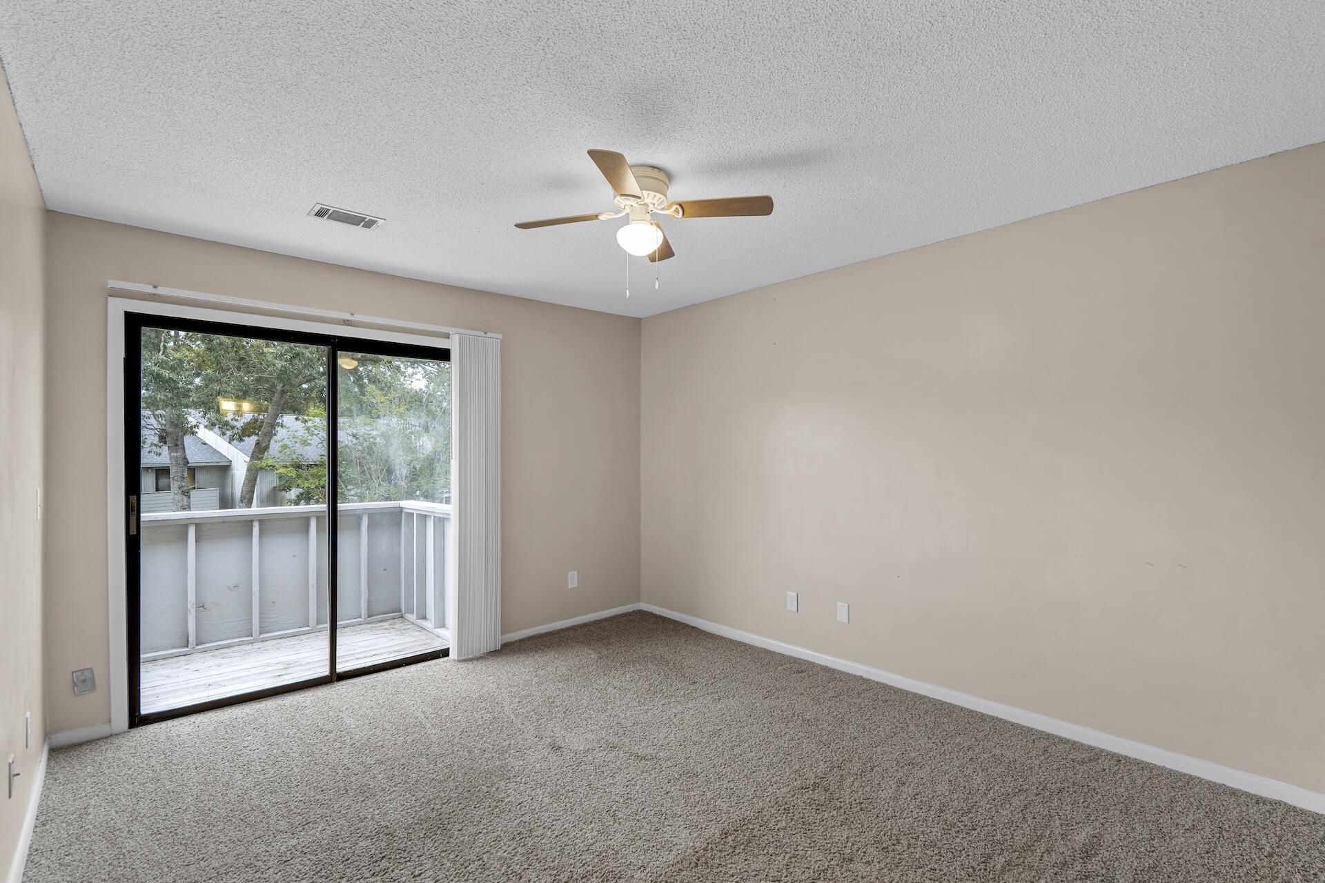 804 Greenmeadow Drive Photo 10