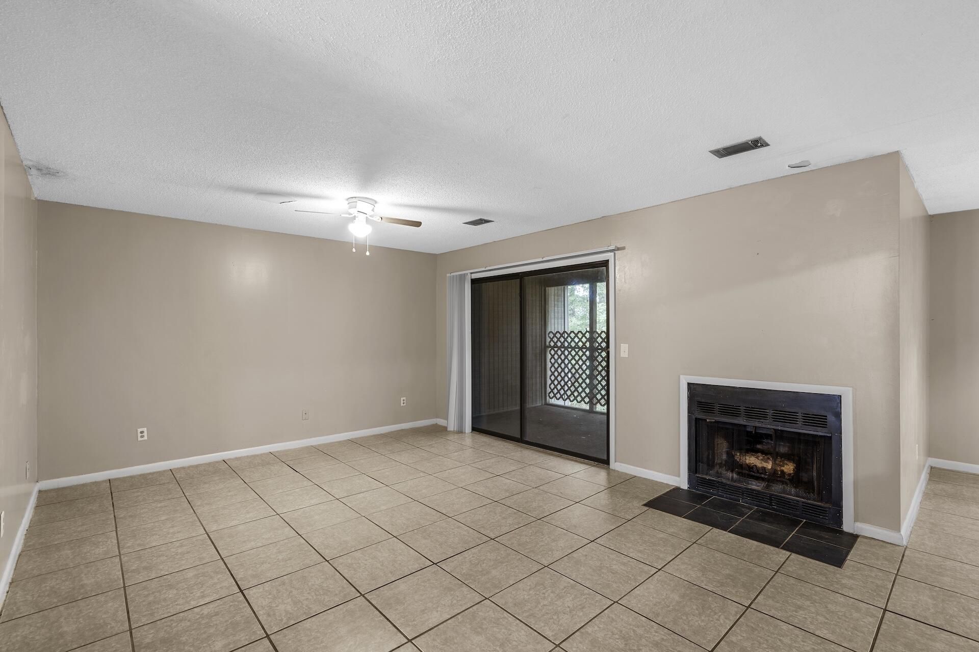 804 Greenmeadow Drive Photo 7