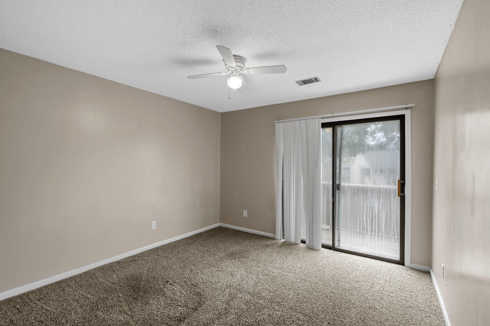 804 Greenmeadow Drive Photo 8