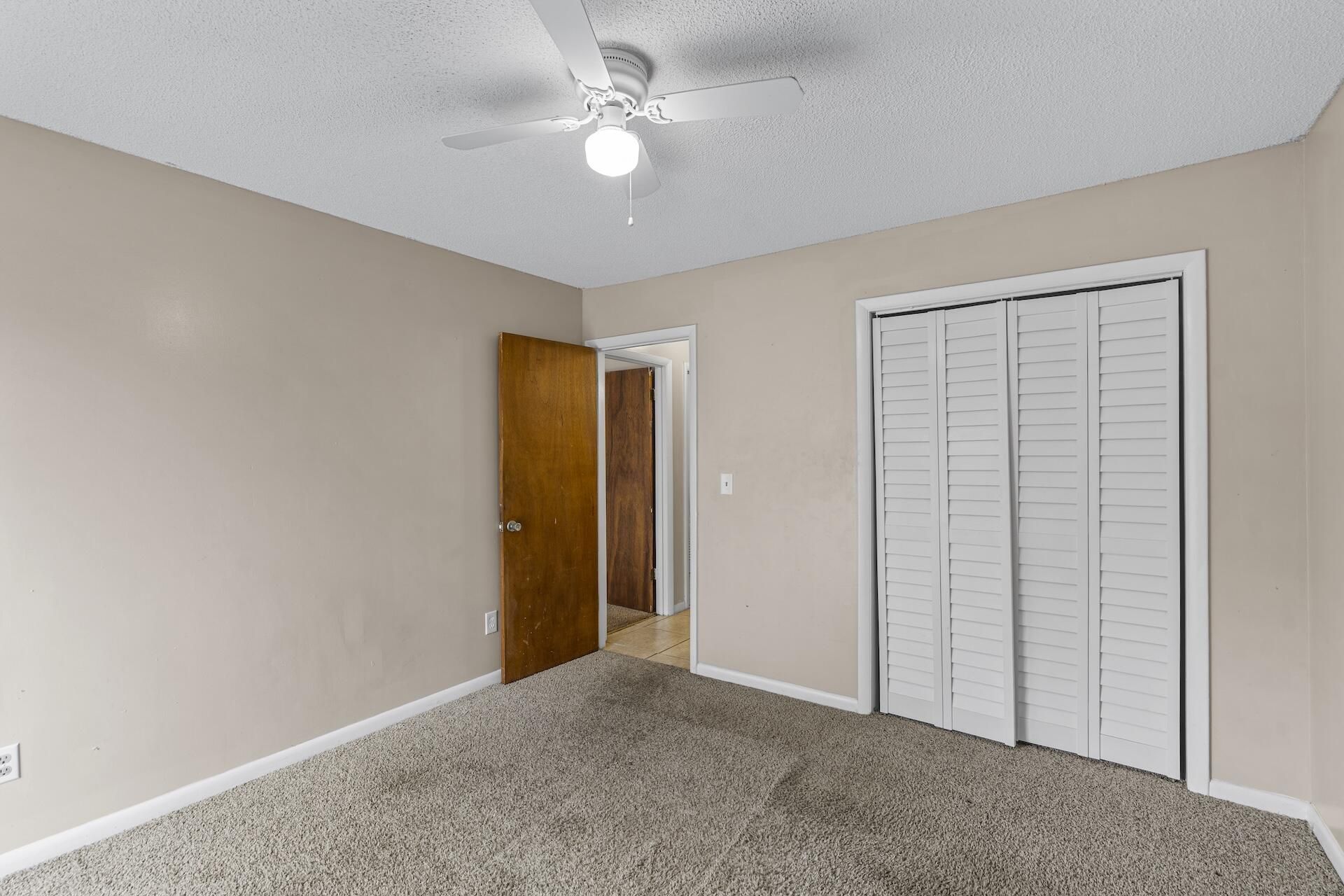 804 Greenmeadow Drive Photo 9