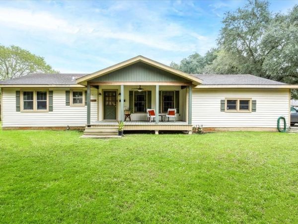 1004 E 4th Street E, Crowley, LA 70526