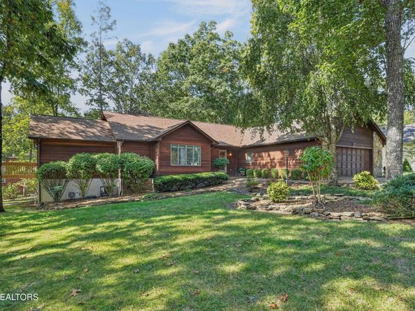 22 Lakeside Circle, Crossville, TN 38558