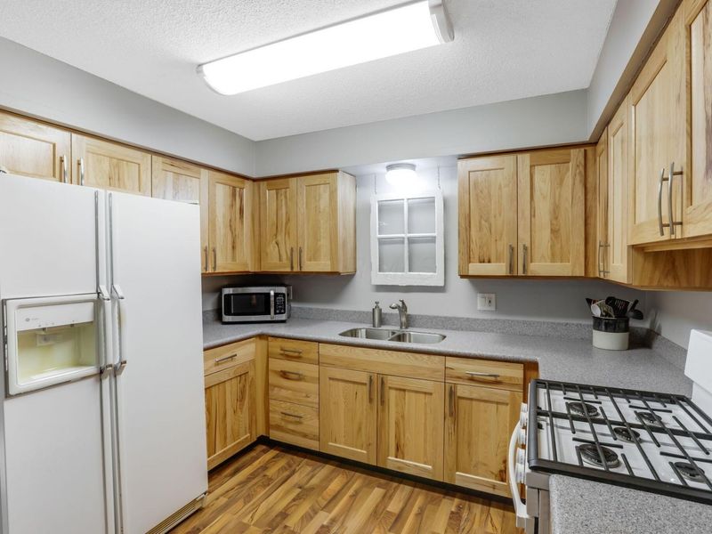 4945 Labelle Drive, Columbus, OH 43232 Photo 10