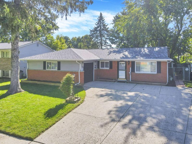 4945 Labelle Drive, Columbus, OH 43232 Photo 2