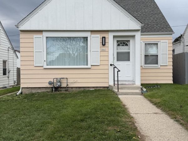 3667 S 18th St, Milwaukee, WI 53221