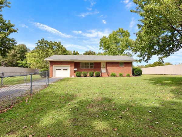 430 County Rd 890 , Etowah, TN 37331