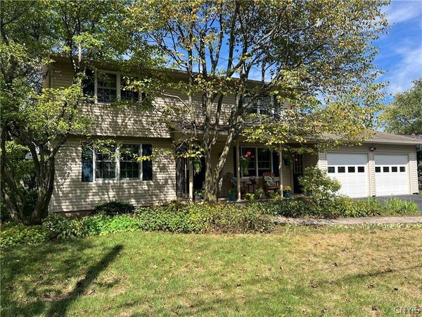 37 Elm Hill, Camillus, NY 13031