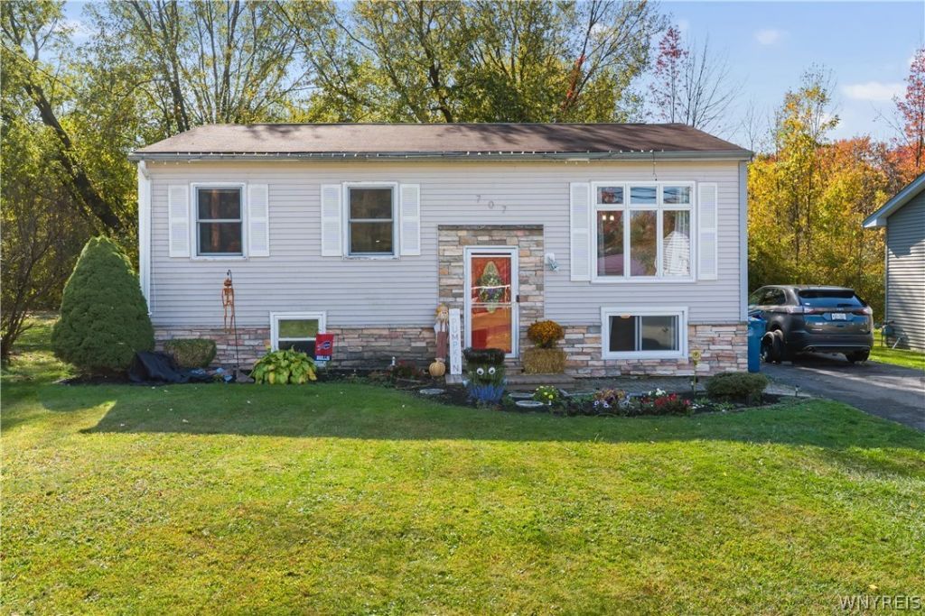 707 Beach Road , Angola, NY 14006 Main Photo