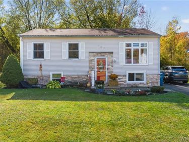 707 Beach Road , Angola, NY 14006
