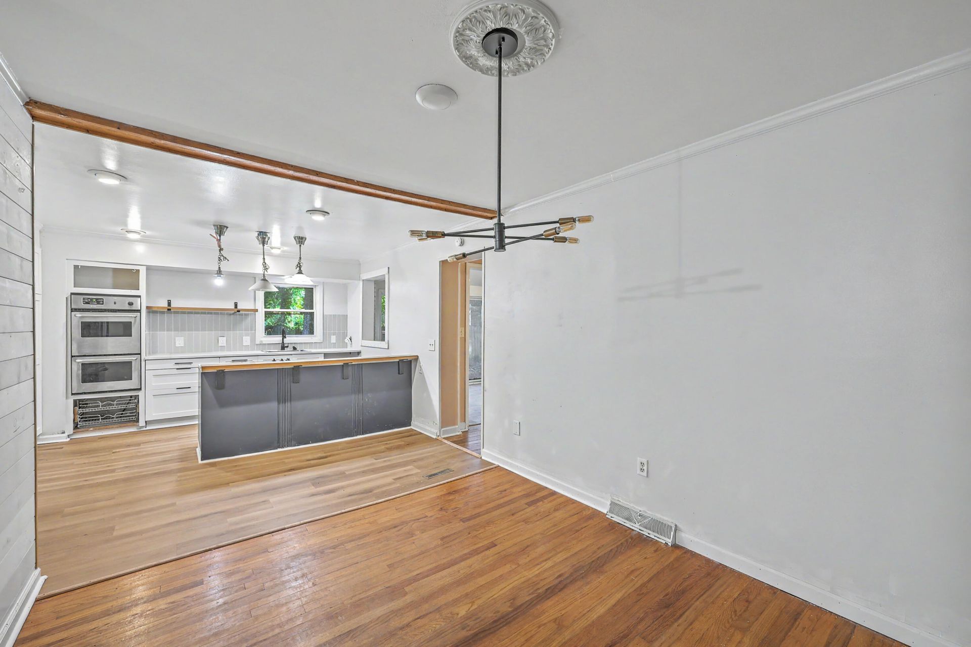 317 Ashley Drive Photo 6