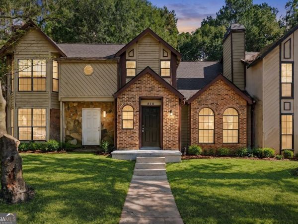 818 Heritage Oaks Drive, Stone Mountain, GA 30088