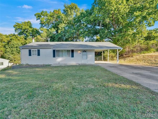 38 Guylyn Place , Valley Park, MO 63088