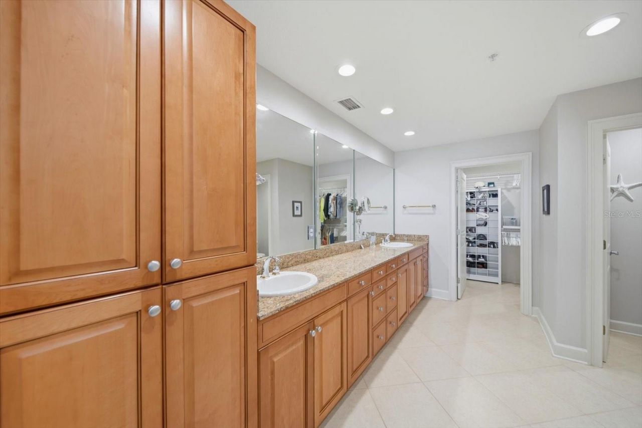 19600 Gulf Boulevard, Unit 301, Indian Shores, FL 33785 Photo