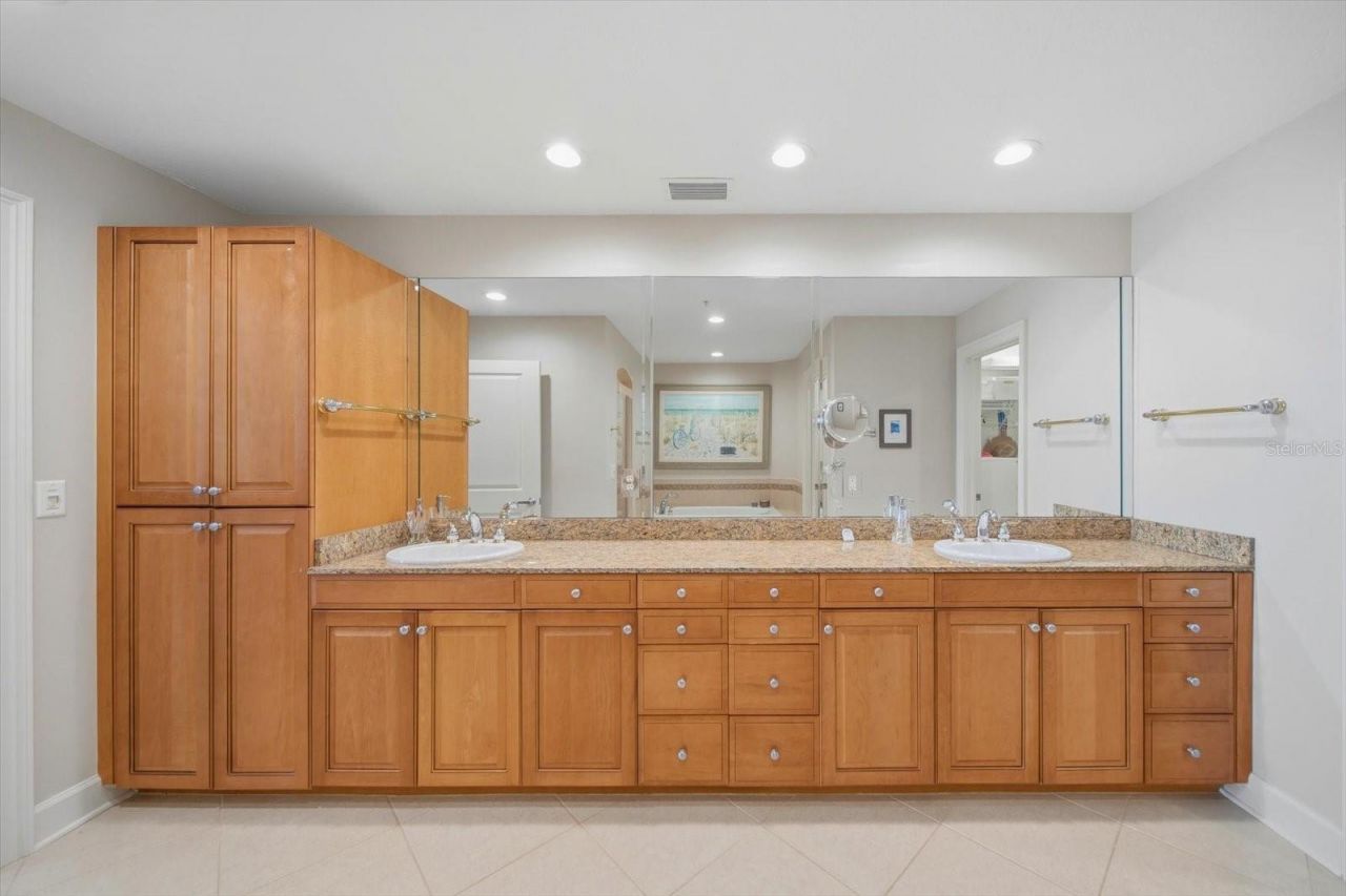 19600 Gulf Boulevard, Unit 301, Indian Shores, FL 33785 Photo