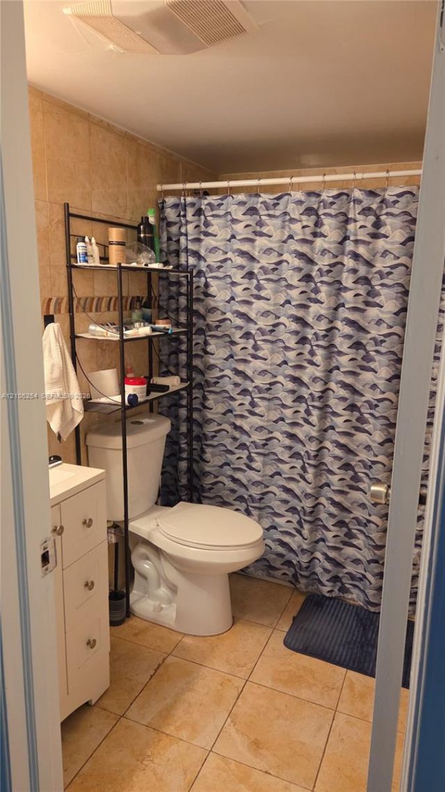 450 Commodore Dr, Unit 311, Plantation, FL 33325 Photo