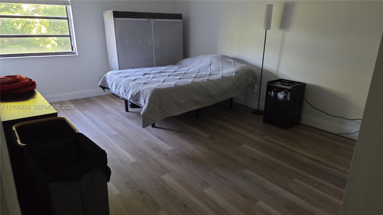 450 Commodore Dr, Unit 311, Plantation, FL 33325 Photo