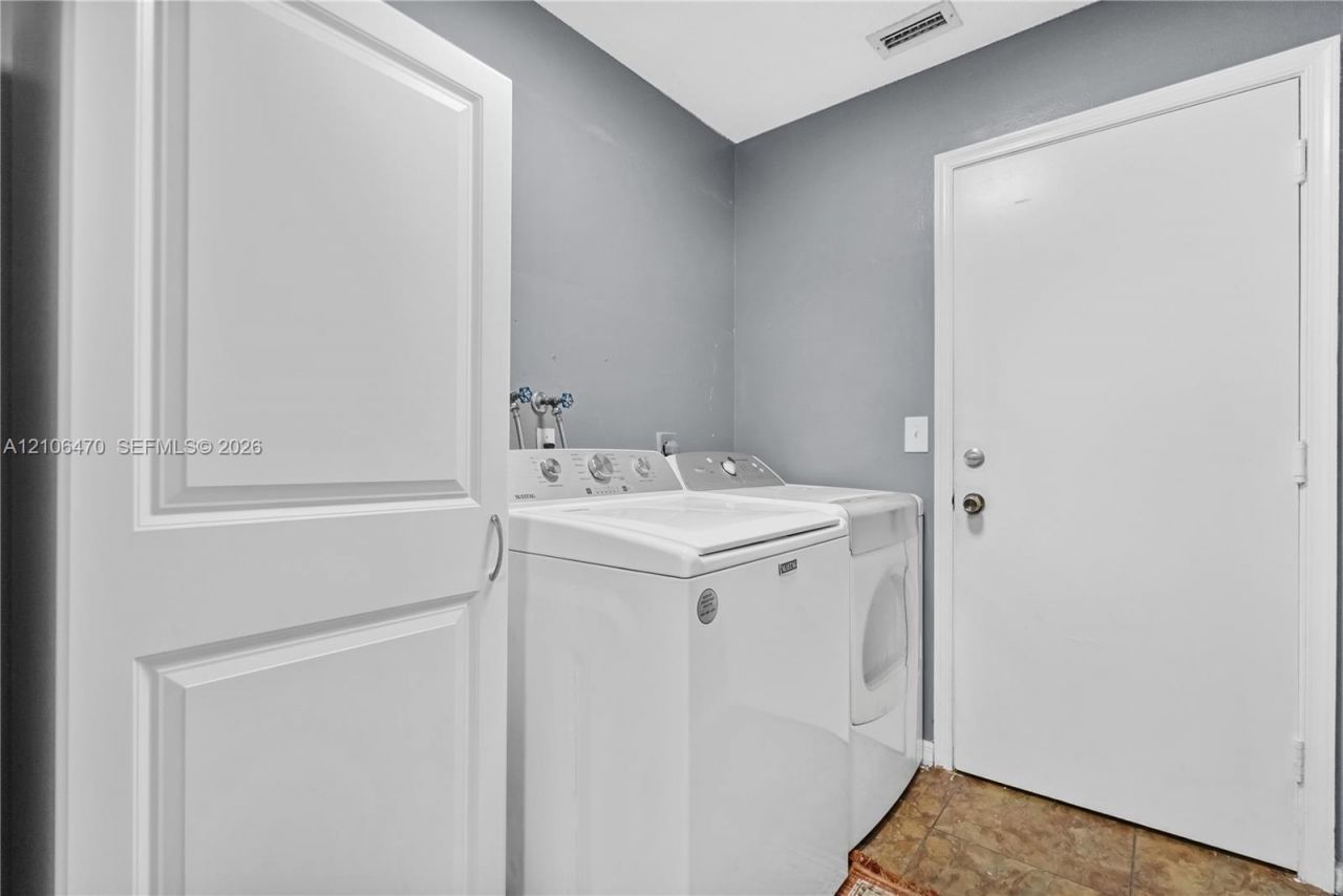 341 SW 182nd Way , Pembroke Pines, FL 33029 Photo