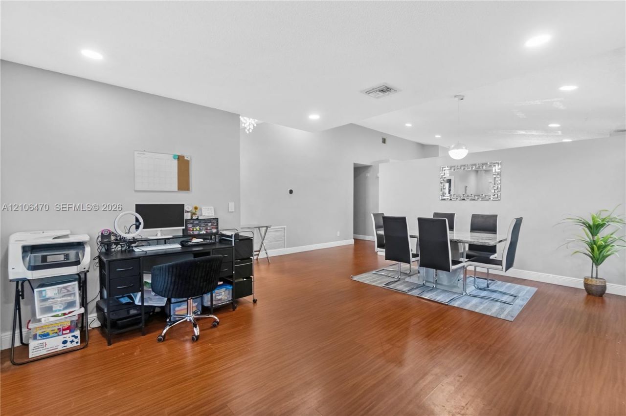 341 SW 182nd Way , Pembroke Pines, FL 33029 Photo