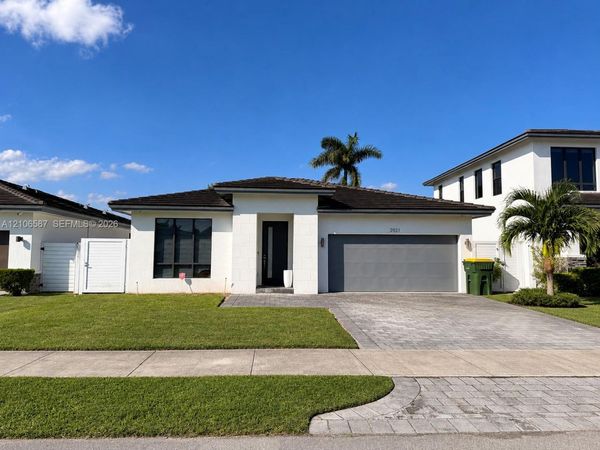 2921 SE 3rd St , Homestead, FL 33033