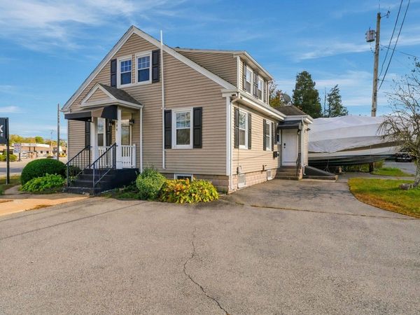 129 Huttleston Ave, Fairhaven, MA 02719