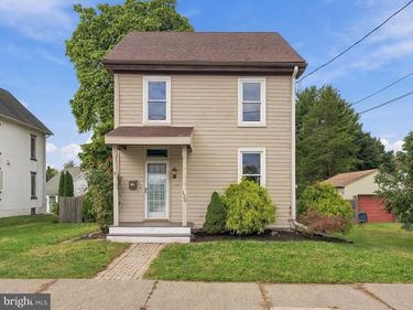 120 S 11TH STREET, QUAKERTOWN, PA 18951