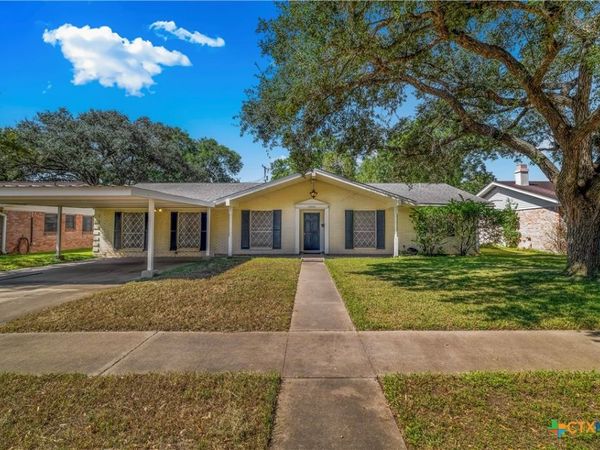 3406 Erwin Avenue , Victoria, TX 77901