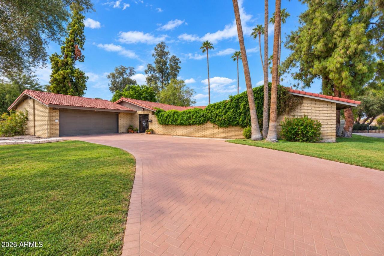 2048 E GOLF Avenue, Tempe, AZ 85282