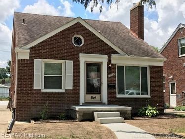 21160 Kenmore Avenue, Harper Woods, Mi 48225