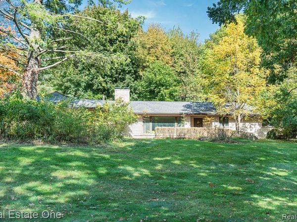 2740 Bretby Drive, Troy, Mi 48098