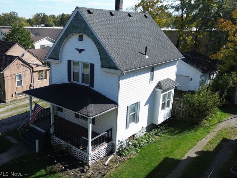 407 W Herrick Avenue, Wellington, OH 44090 Photo 2