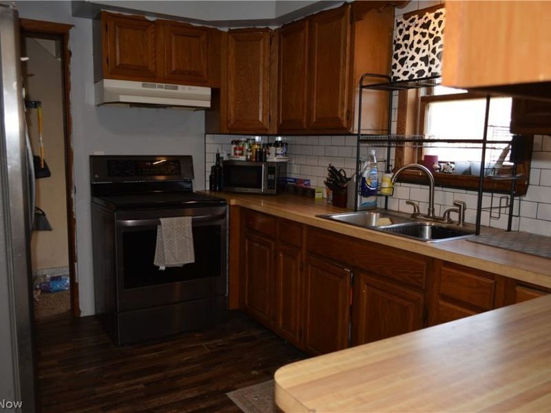 407 W Herrick Avenue, Wellington, OH 44090 Photo 7