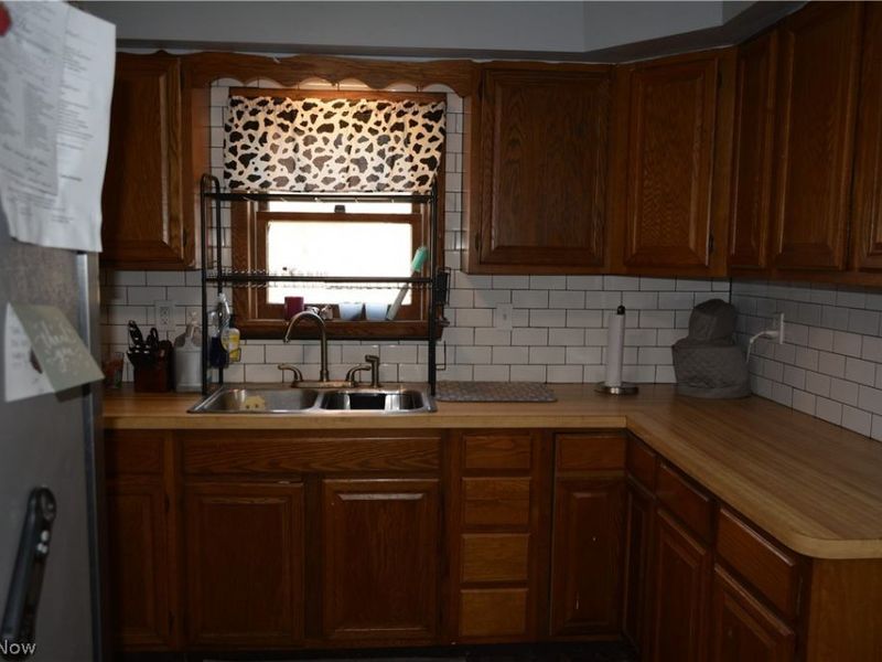 407 W Herrick Avenue, Wellington, OH 44090 Photo 9