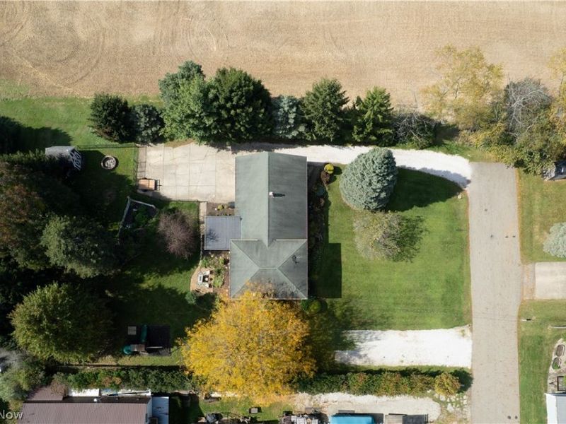 5522 Grove Street, Louisville, OH 44641 Photo 2