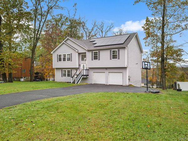 5 Oak Ridge Road, Middletown, NY 10940