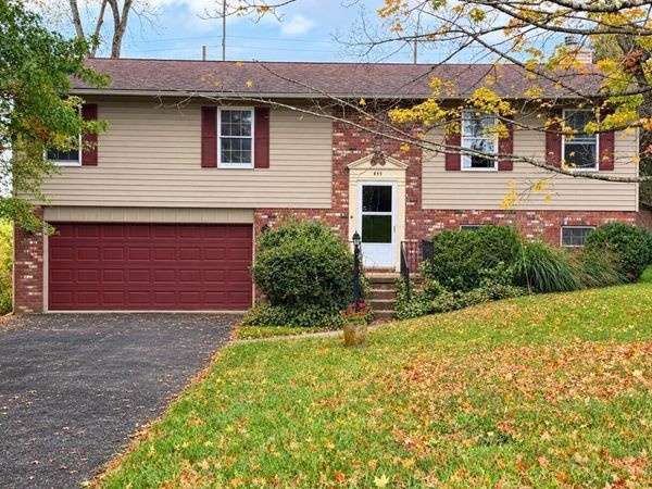 895 Forest Hills Road, Heath, OH 43056