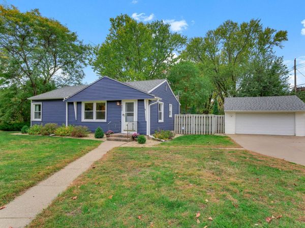 1440 Lydia Avenue W, Roseville, MN 55113