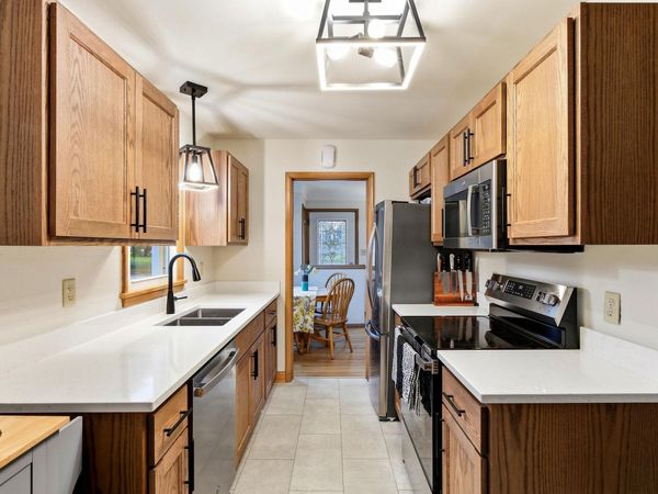 1440 Lydia Avenue W, Roseville, MN 55113