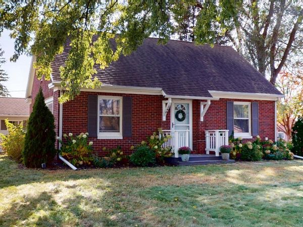 140 6th Street SE, Glenville, MN 56036