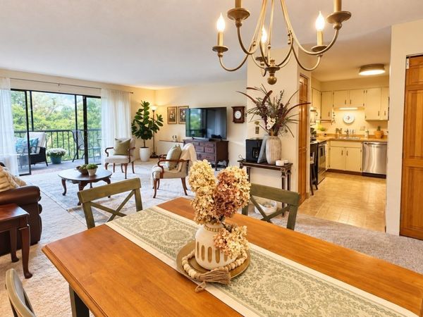 1 Summit Dr, Unit 57, Reading, MA 01867