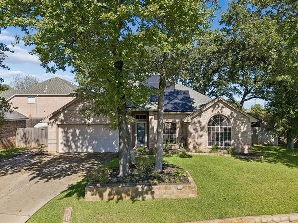905 Forest Hollow Drive, Hurst, TX 76053