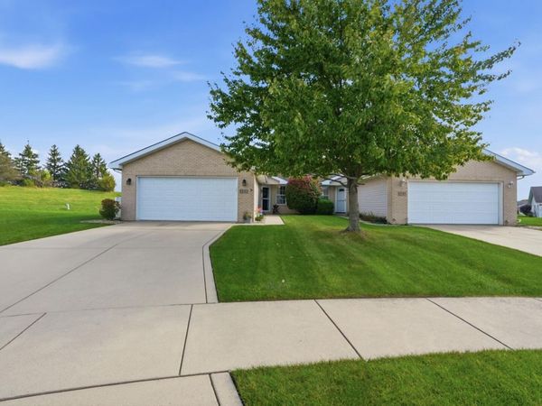1233 W 82nd Lane , Merrillville, IN 46410