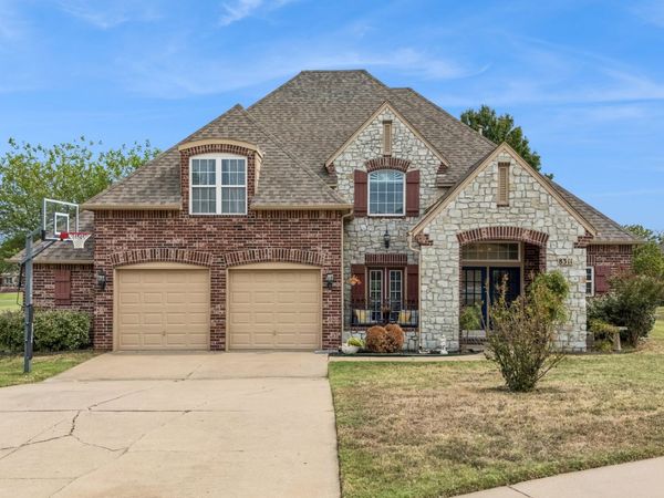 8311 N 99th East Avenue , Owasso, OK 74055